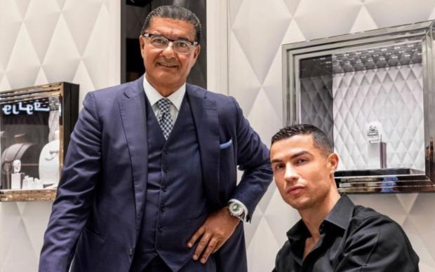 İş adamı Ronaldoya saat hədiyyə etdi -