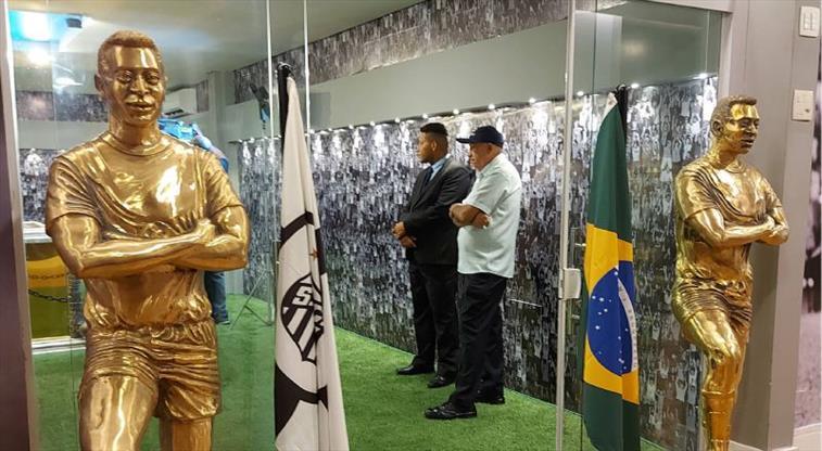 Pelenin məzarı ziyarət üçün açıldı - FOTO