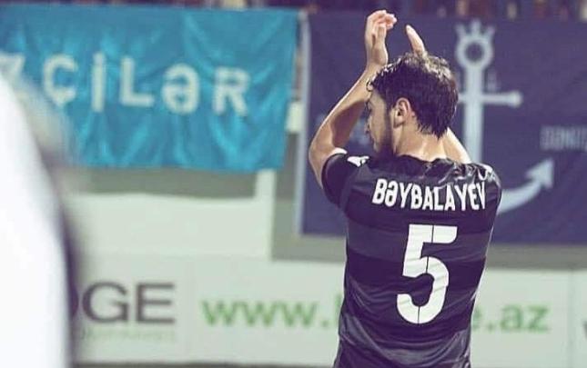 Azərbaycanlı futbolçu karyerasını bitirdi -
