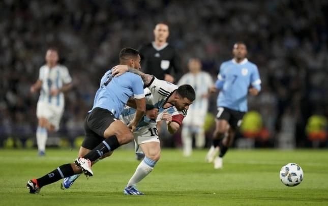 Argentina millisi Uruqvaya uduzdu