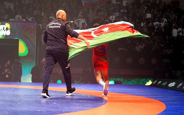 Azərbaycan güləşçiləri dünya çempionatını 21 medalla başa vurdular