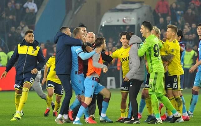 Qalmaqallı "Trabzonspor" - "Fənərbaxça" matçı ilə bağlı cəzalar açıqlandı