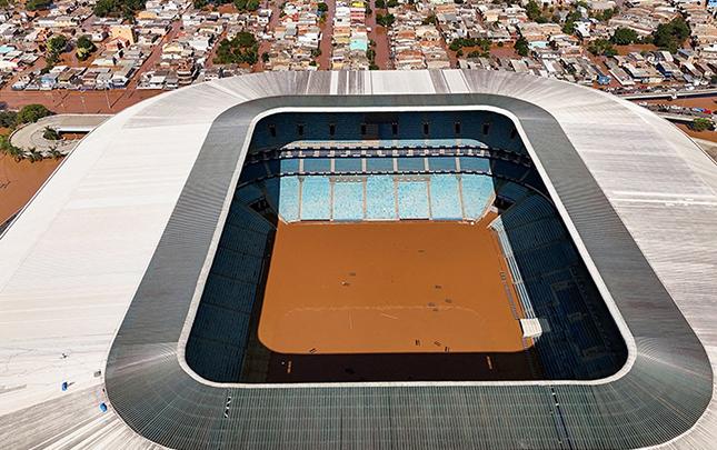 Tanınmış klubun stadionu sel sularının altında qaldı - Şəkillər