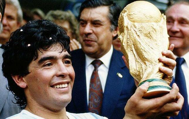 Maradonanın "Qızıl top"u hərraca çıxarılır