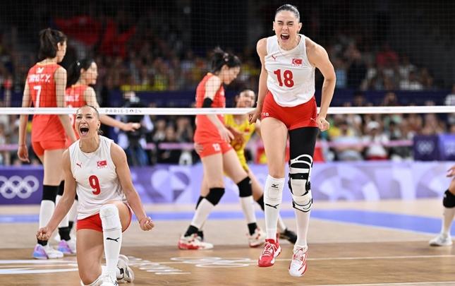 Türkiyənin voleybol millisi yarımfinala yüksəldi