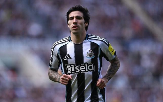 “Mançester Yunayted” Tonali ilə danışıqlara başladı