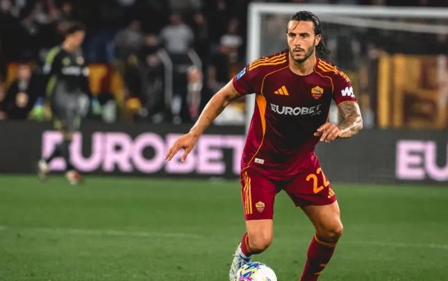 İspan futbolçu "Roma" ilə müqaviləni uzatdı