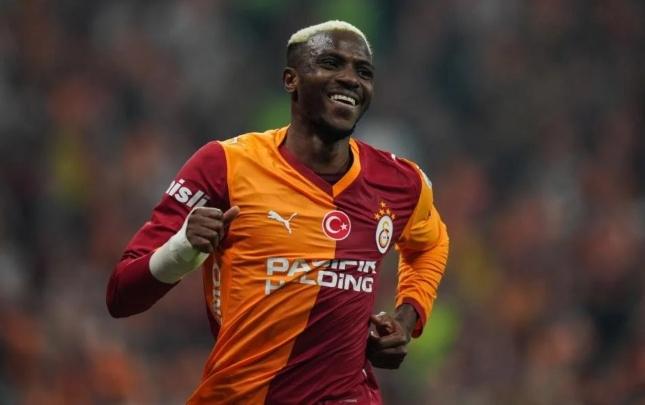 "Qalatasaray"ın hücumçusuna göz dikdilər