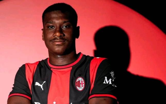 Fransa millisinin müdafiəçisi "Milan"da