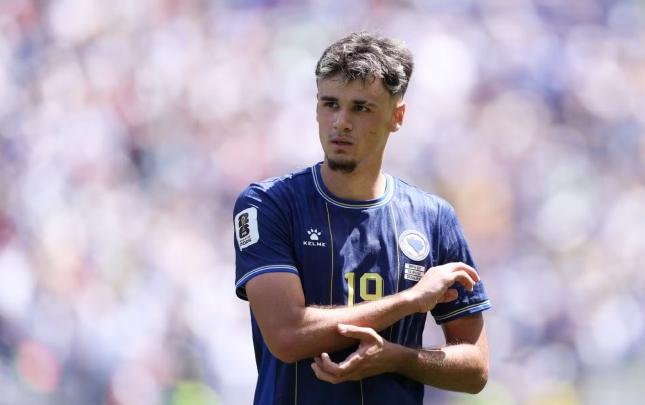 "Yuventus" Bosniya millisinin hücumçusunu transfer edib