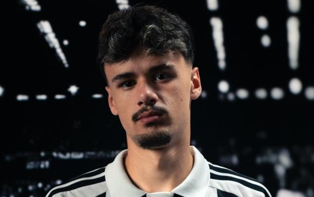 "Yuventus" 18 yaşlı futbolçu ilə gücləndi