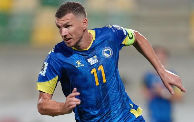 40 yaşlı futbolçu ilə müqaviləni yenilədilər