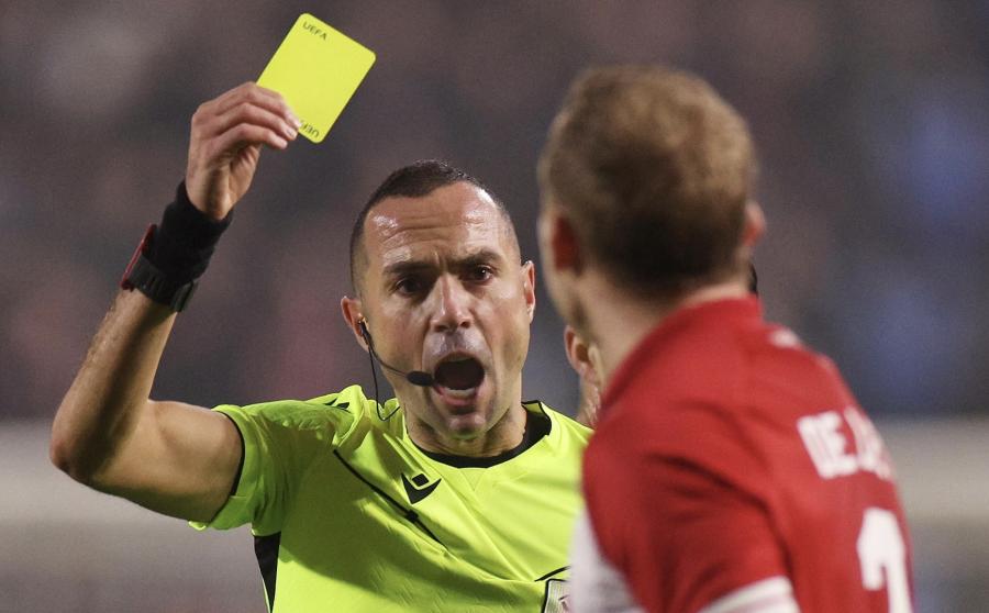 UEFA avrokuboklarda sarı vərəqə qaydasını dəyişdi