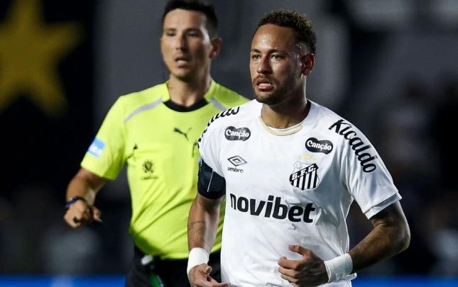 Neymar yeni qaydanın tətbiq olunduğu ilk futbolçu oldu