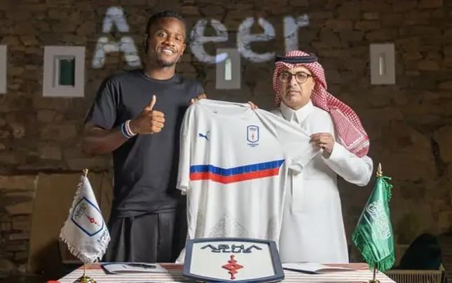Tanınmış futbolçu ərəb klubuna keçdi