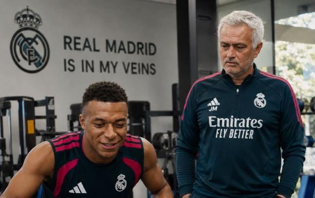 Mourinyo: "O, yadplanetlidir"