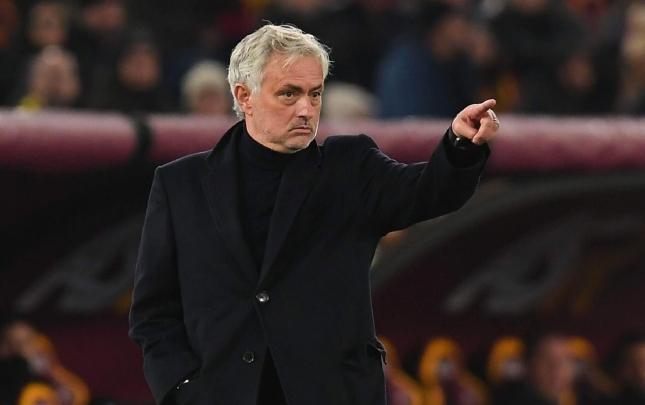 Mourinyodan "Qızıl top"la bağlı: "Siyasət təsir edir"