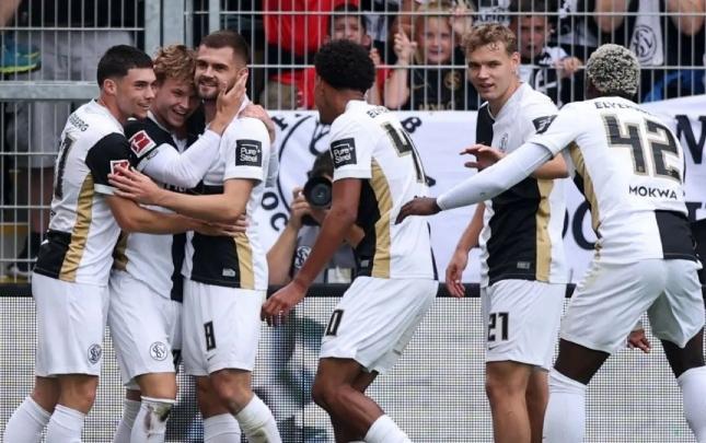 “Bayer”ə qarşı 9 dəqiqədə 2 qol - Bundesliqada ilk dəfə