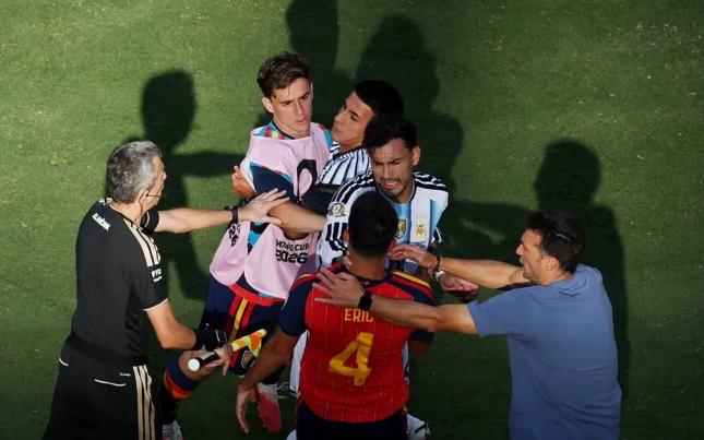 10 oyunluq cəzaya məruz qalan futbolçu: "Bu, həddindən artıqdır"