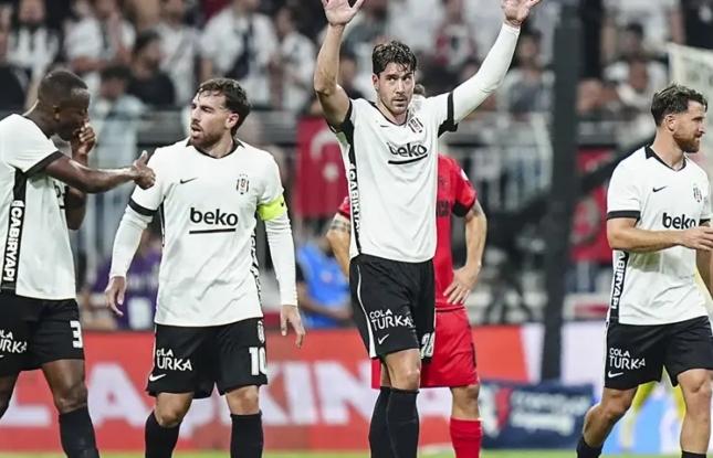 “Beşiktaş”dan 6 qollu qələbə, “Trabzonspor” uduzdu