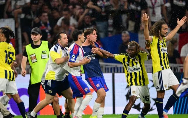 “Fənərbaxça” UEFA-nın hədəfində - Araşdırma aparılır