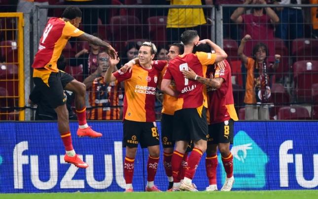 “Qalatasaray” Çempionlar Liqası üçün heyətini açıqladı