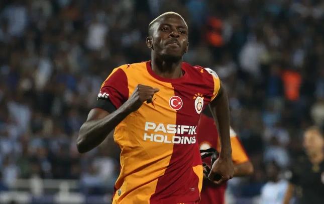 Osimhen sıradan çıxdı