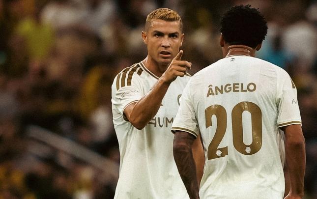 Ronaldonun "casusluğu" gündəm oldu - Şəkil