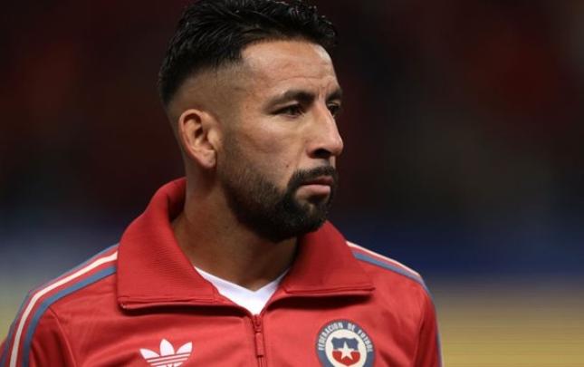 "Fənərbaxça"nın sabiq futbolçusu karyerasını başa vurdu