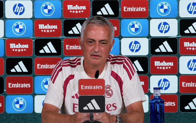 Mourinyo mətbuat konfranslarının sayından gileyləndi - “Hamınızdan yorulmuşam”