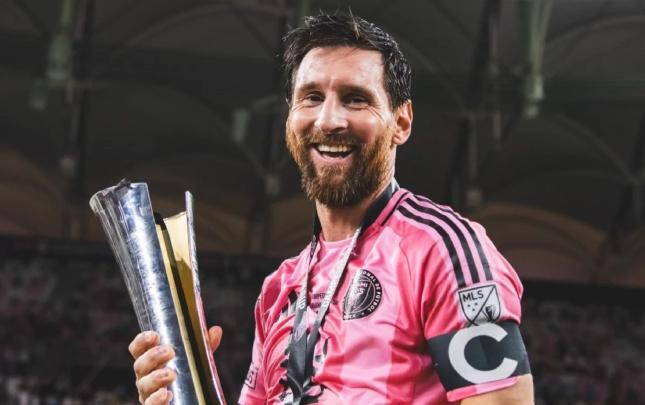 Messi karyerasında 49-cu titulunu qazandı
