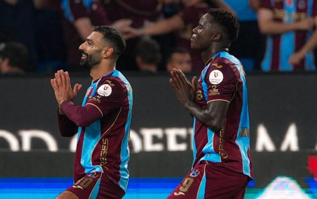 "Trabzonspor" "Qalatasaray"ı darmadağın etdi