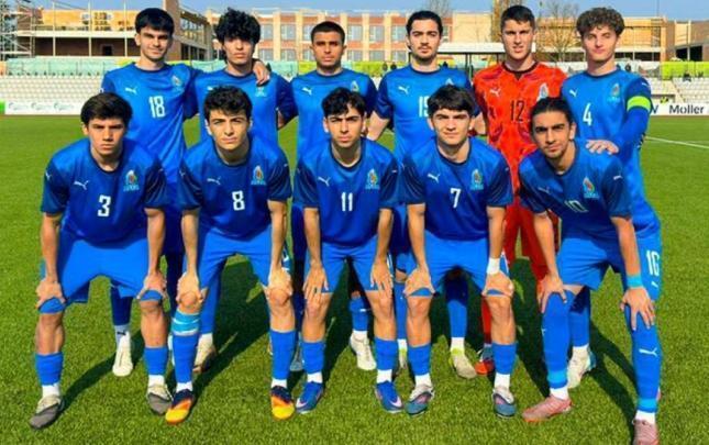 Azərbaycan millisinə 25 futbolçu çağırıldı