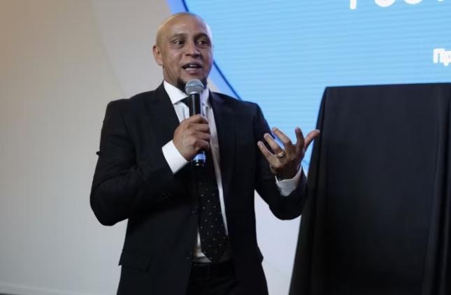 Roberto Karlos: “Futbolda qazandığım pulların 99 faizini itirmişəm”