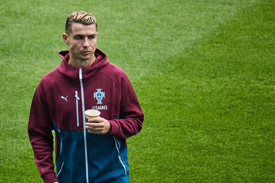 Ronaldo millidən qalmaqalla ayrıldı - Şok olay