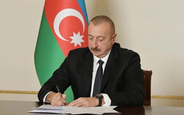 İlham Əliyev federasiya prezidentini təltif etdi