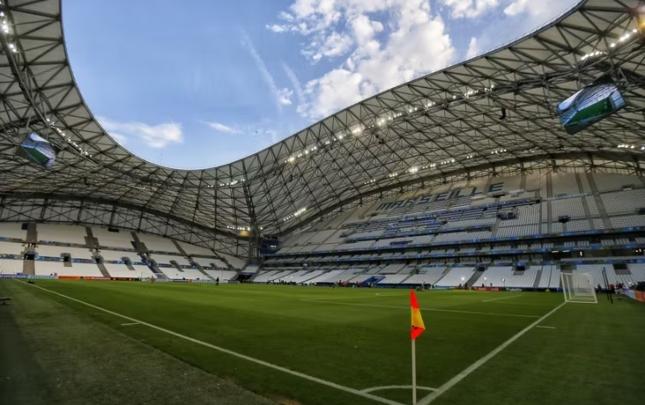 Klub qənaət üçün futbolçuların maaşını azalda bilər