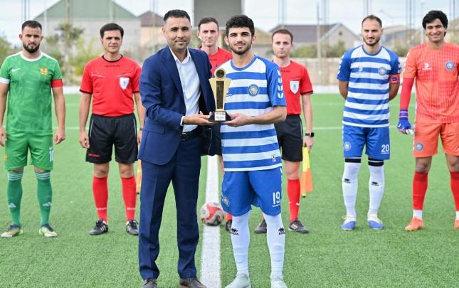"Ayın qolu"nun müəllifi mükafatlandırıldı