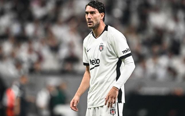“Beşiktaş”ın hücumçusu qol vurdu, tənqid olundu