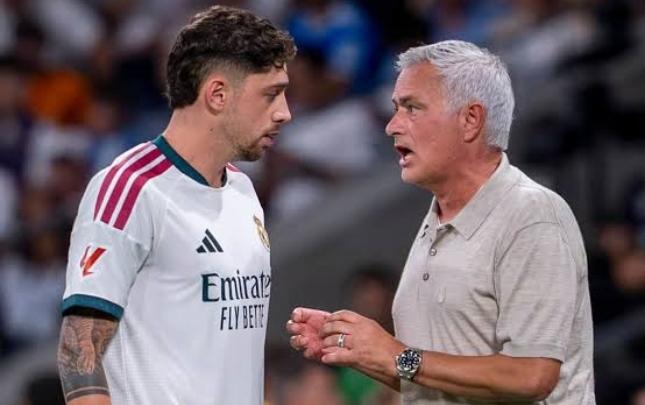 "O, “Real”ın kapitanıdır, lazım olsa, qapıda dayanacaq" - Mourinyo