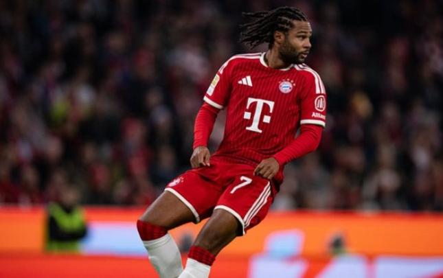Bundesliqada 100-cü qolunu vurdu