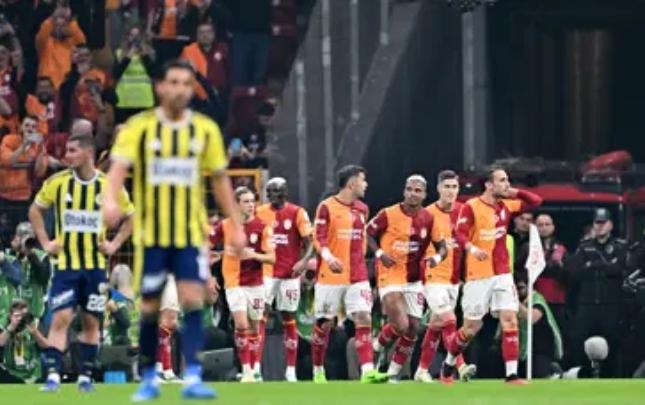 "Qalatasaray" "Fənərbaxça"nı bu cür məğlub etdi - Video