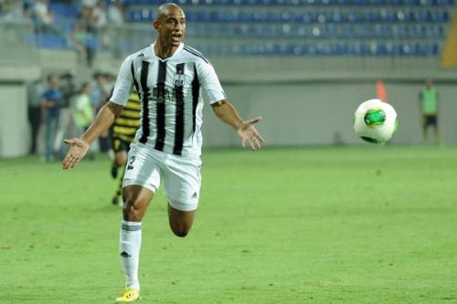 "Neftçi"nin futbolçusu meydanı özbaşına tərk etmək istədi