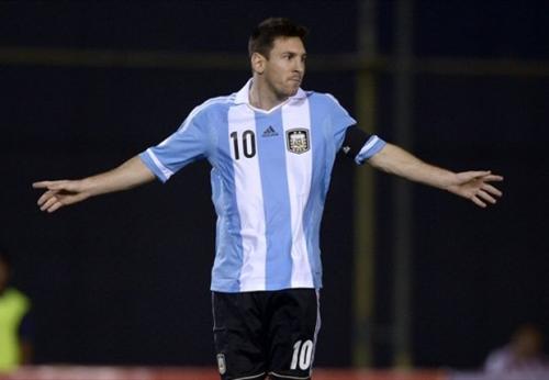 Messi: "Layiq olduğumuz oyunu nümayiş etdirmirik"