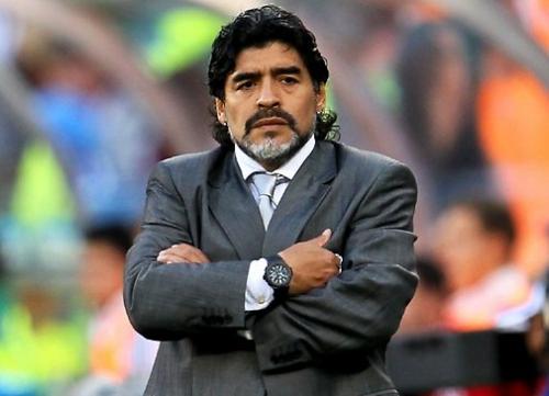 Maradona: "Əsrin futbolçusu Pele yox, mənəm"