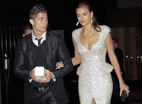 Ronaldo sevgilisinə 80 minlik saat bağışladı