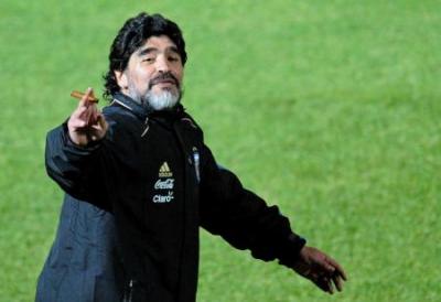 Maradona Portuqaliya millisini çalışdırmaq istəyir
