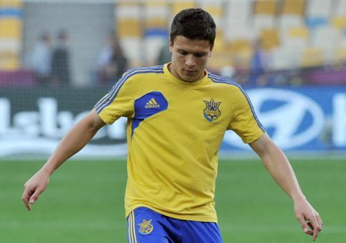 Ukrayna millisinin futbolçusu "Liverpul"a doğru 