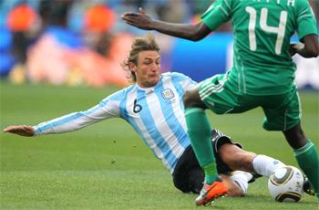 FIFA Argentinanın Nigeriyaya vurduğu qolu şübhə altına aldı