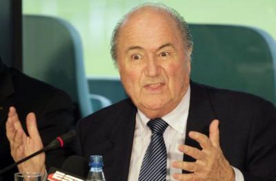 Blatter: “Suares ədəbsiz hərəkət etdi”